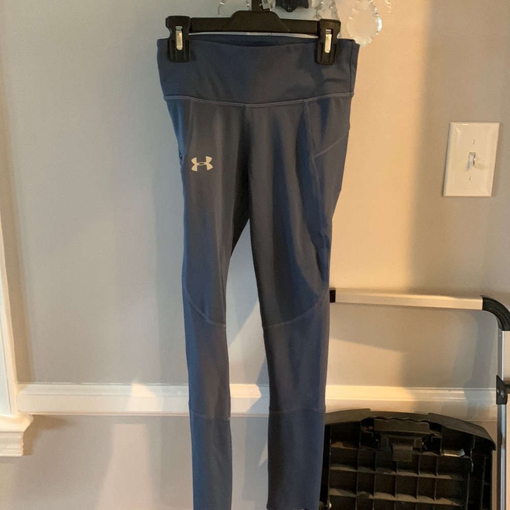 UA speed pocket compression leggings